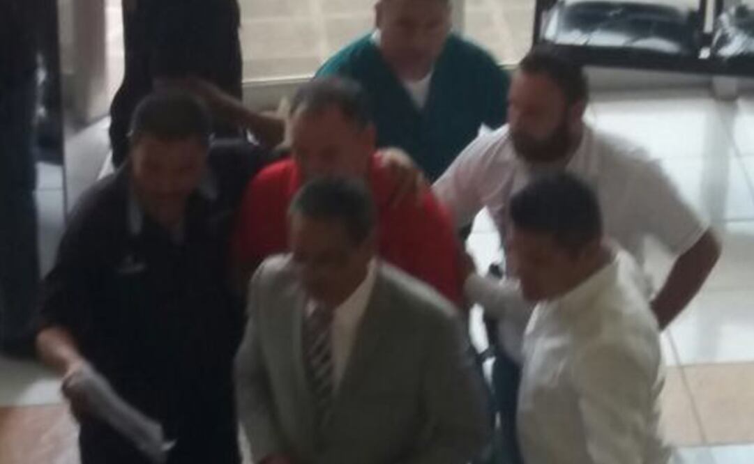 El sacerdote de la Diócesis de Piedras Negras, Juan Manuel Riojas Martínez, se entregó a las autoridades en agosto de 2017 al ser acusado de violación (ARCHIVO. EL UNIVERSAL)