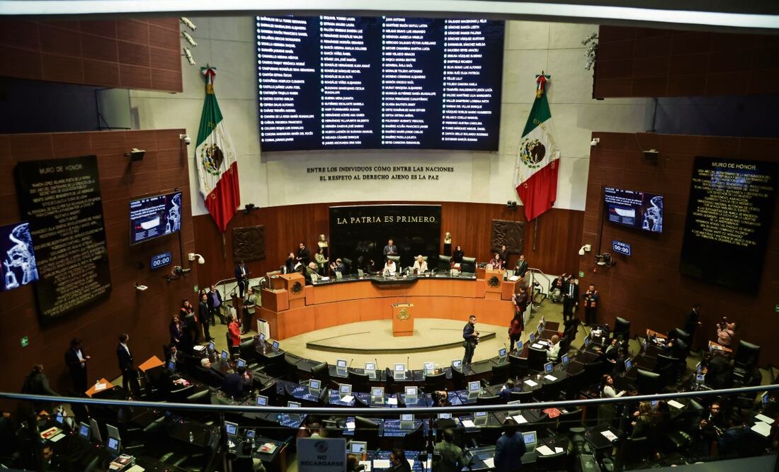 Legisladores de Morena argumentaron que lo que se busca es eficientar el uso de recursos públicos. Foto: de Carlos Mejía. El Universal