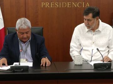 Noroña recibe disculpa pública del abogado que lo agredió en el AICM; “mis palabras fueron inaceptables”