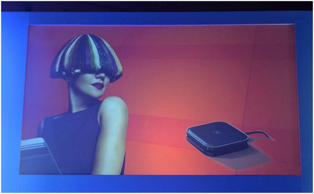 También se presentó un Game Pad que convierte al equipo en una consola de videojuegos portátil