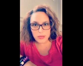 Angélica Vale pide apoyo para comunidad teatrera de Broadway; la critican