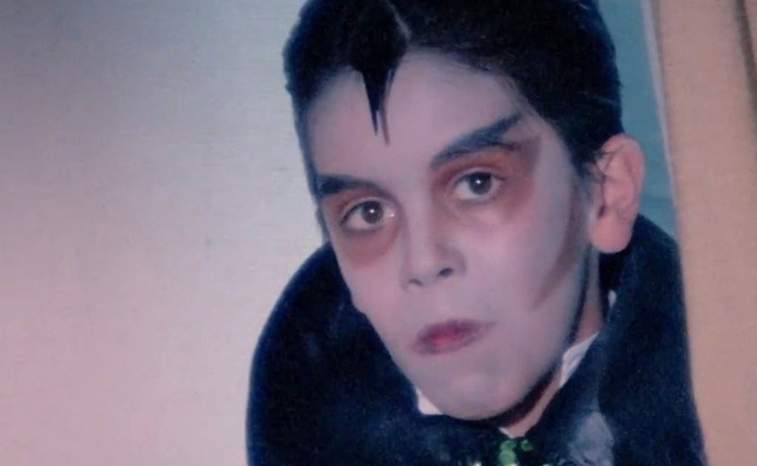 Carlos Espejel fue uno de los primeros que dio oportunidad a Derbez. Foto: Prime Video.