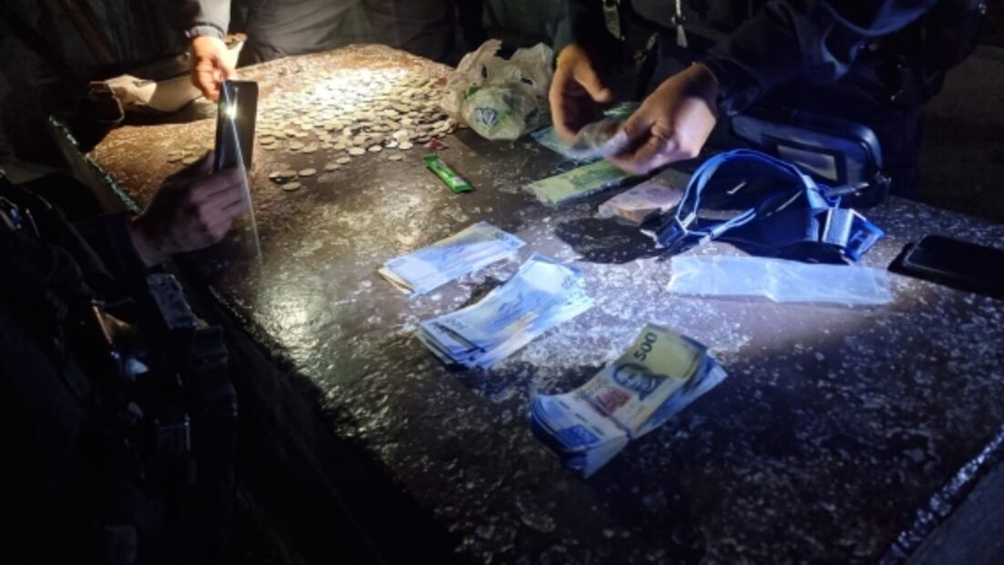 FOTOS: Dinero, armas y hasta bocinas: lo encontrado en el Cereso 3 de Cd. Juárez
