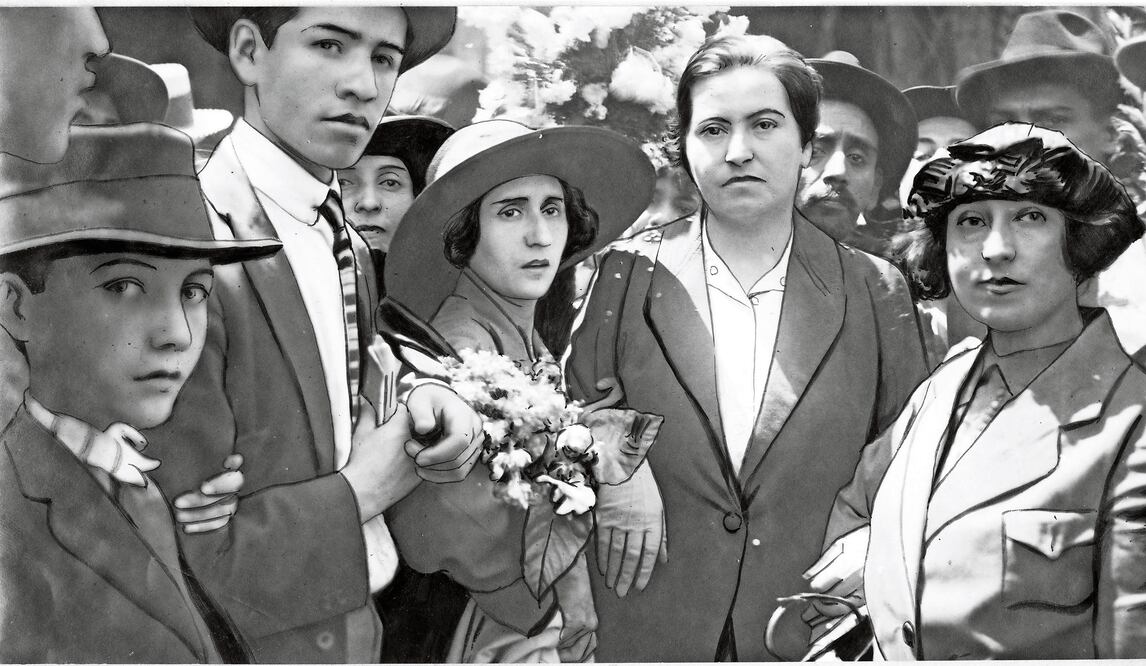 La escritora chilena Gabriela Mistral en la bienvenida a la Ciudad de México en 1922. Archivo El Universal