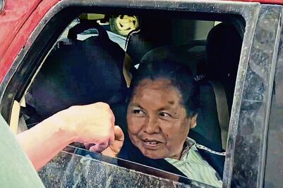 Tras cirugía en antebrazo dan de alta a "Marichuy"