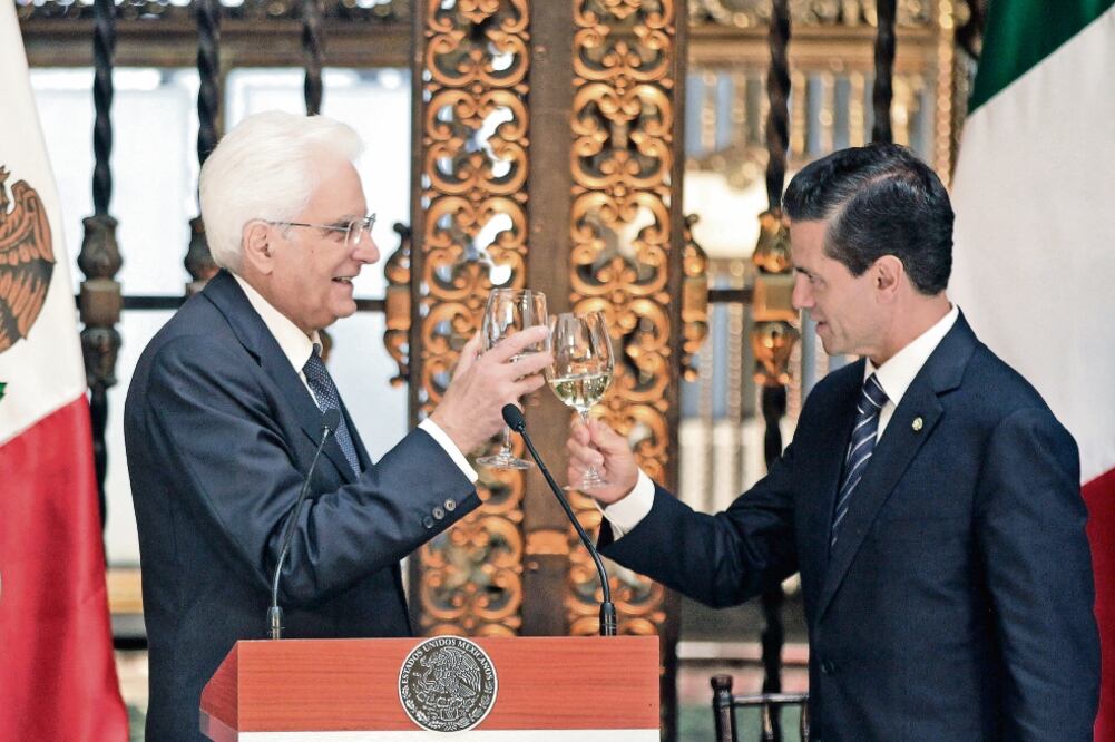 En el Salón de la Tesorería de Palacio Nacional, el presidente Enrique Peña Nieto ofreció una comida en honor al mandatario italiano Sergio Mattarella (izq.) (JUAN CARLOS REYES. EL UNIVERSAL)