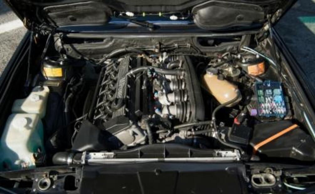 Manejando la historia, a bordo del BMW M5 E28 de 1986