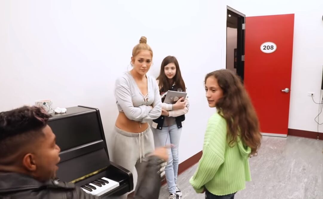 Jennifer Lopez y su hija Emme. Foto: Captura Jennifer Lopez YouTube