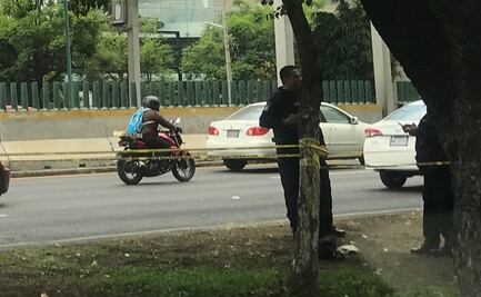 Balean a automovilista en carriles centrales de Periférico Norte 
