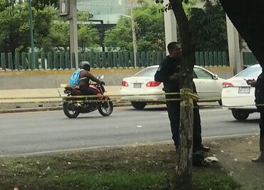 Balean a automovilista en carriles centrales de Periférico Norte