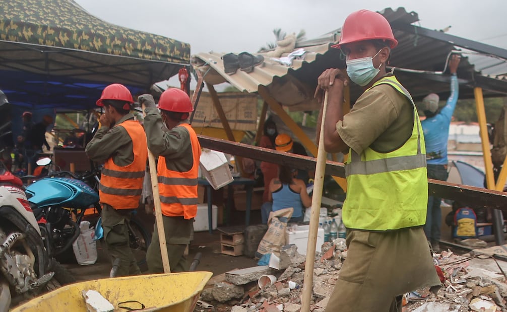 Equipos de emergencia mantienen las labores de búsqueda y rescate en las zonas afectadas por los terremotos, mientras continúa la evaluación de daños y la localización de posibles sobrevivientes. Foto: EFE