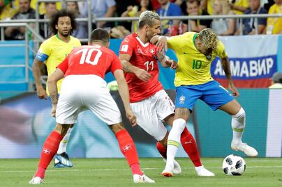 Brasil empata en su debut frente a Suiza