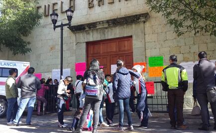 Padres, alumnos y docentes protestan en escuelas de Oaxaca