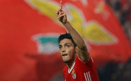 Jiménez, en duda para arrancar 2017 con Benfica  