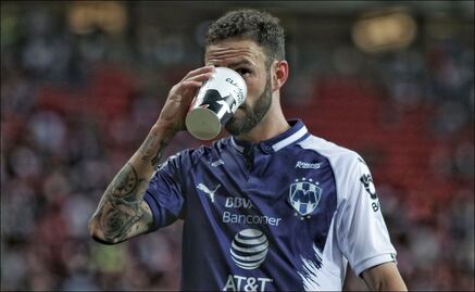 Miguel Layún disfruta con cervezas las agresiones en Guadalajara