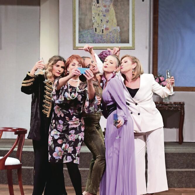 En la puesta, un grupo de amigas se reencuentra tras varios años. FOTOS: ARIEL OJEDA. EL UNIVERSAL