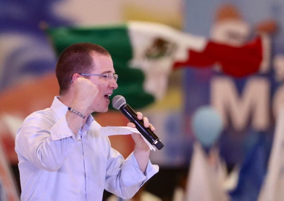 Ricardo Anaya señaló que mientras su oponente de la coalición Juntos Haremos Historia, habla de combatir la corrupción, él ha sido parte de ella. Foto: Ariel Ojeda/EL UNIVERSAL