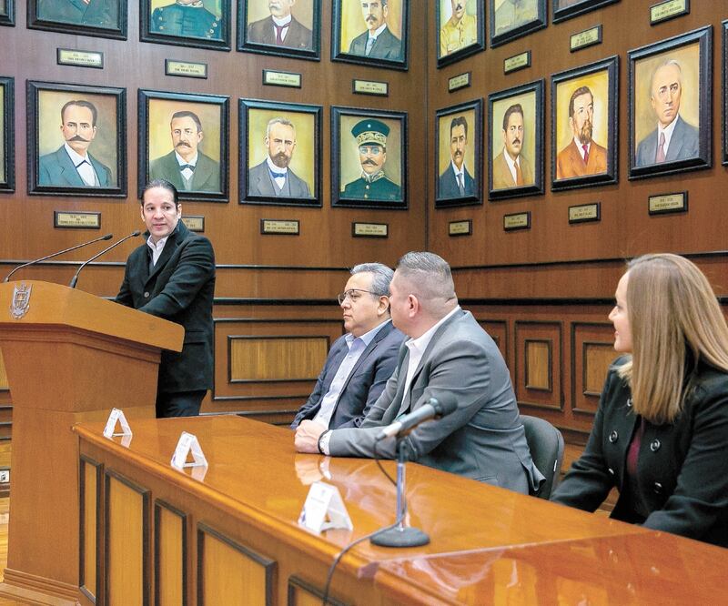 En el Salón de Gobernadores, el mandatario Francisco Domínguez Servién aseguró que Querétaro entra a una etapa de consolidación, de apretar el paso y de confirmar su lugar de liderazgo en México y en el mundo. 