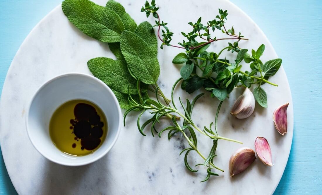 Estas infusiones puedes ayudarte a mejorar la tos seca. Foto: Joanna Kosinska / Unsplash