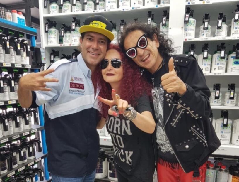 Alex Lora y Gerardo Gómez Borbolla ayudarán a músicos con subasta de silla