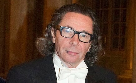 ¿Quién es el hombre que hizo tambalear al Nobel de Literatura?