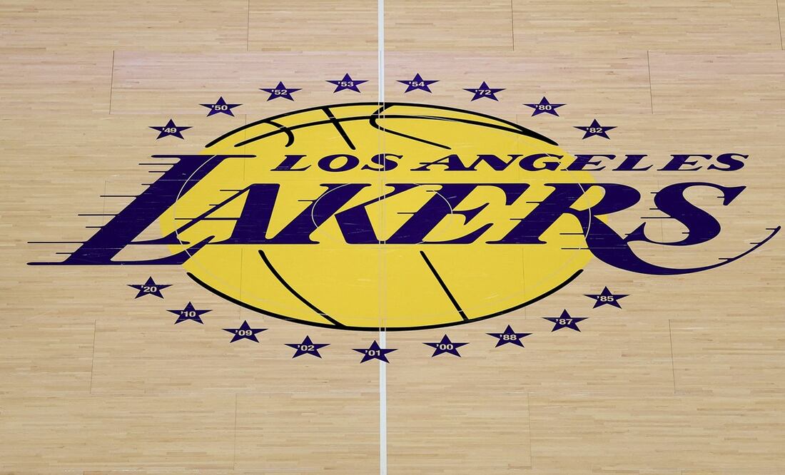 NBA aprueba venta de Los Ángeles Lakers por 10 mil millones de dólares / Foto: AFP