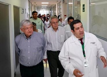 Derechohabientes del ISSSTE piden acompañar a AMLO en recorrido a hospitales
