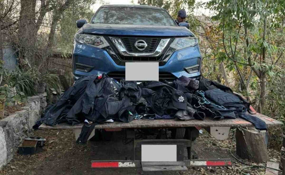 Hallan camioneta robada y ropa táctica. Foto: Especial