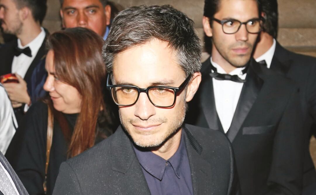 Gael García desfiló por el palacio. FOTOS: AGUSTÍN SALINAS. EL UNIVERSAL