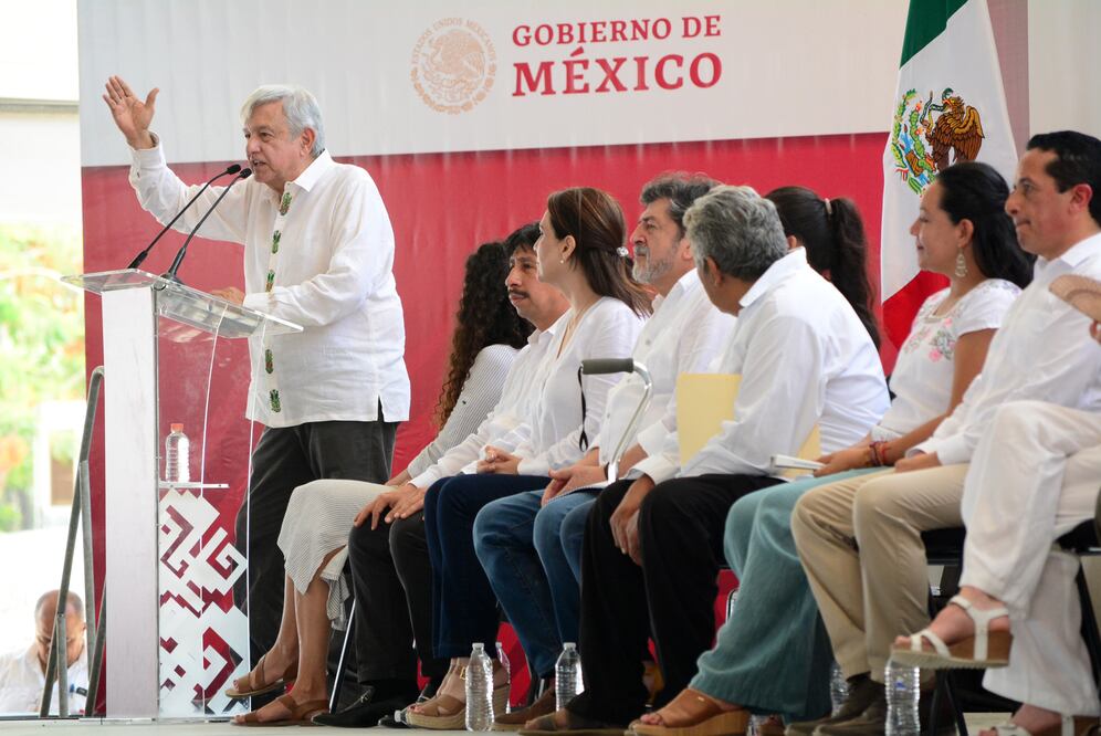 Durante su visita a Quintana Roo, López Obrador destacó la labor del gobernador Pedro Joaquín González / Cortesía