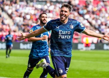 Santiago Giménez es reconocido como el jugador del mes en el Feyenoord