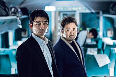 Se suben al tren de zombis y policías