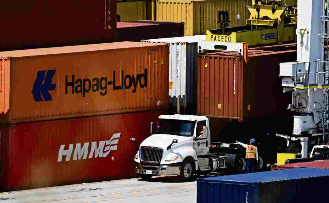 México lleva tres décadas manteniendo un superávit con Estados Unidos, ya que vende más productos de los que compra desde 1995. Foto: Patrick T. Fallon | AFP