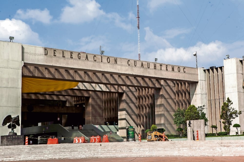 Al término de la obra de remodelación en la sede delegacional en la Cuauhtémoc, el encargado de los trabajos deberá entregar un álbum fotográfico considerando el antes, durante y después de cada actividad que se realice (CRISTOPHER ROGEL BLANQUET)
