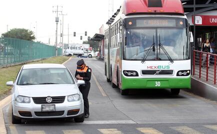 Multarán con mil 698 pesos a conductores que invadan carriles del Mexibús