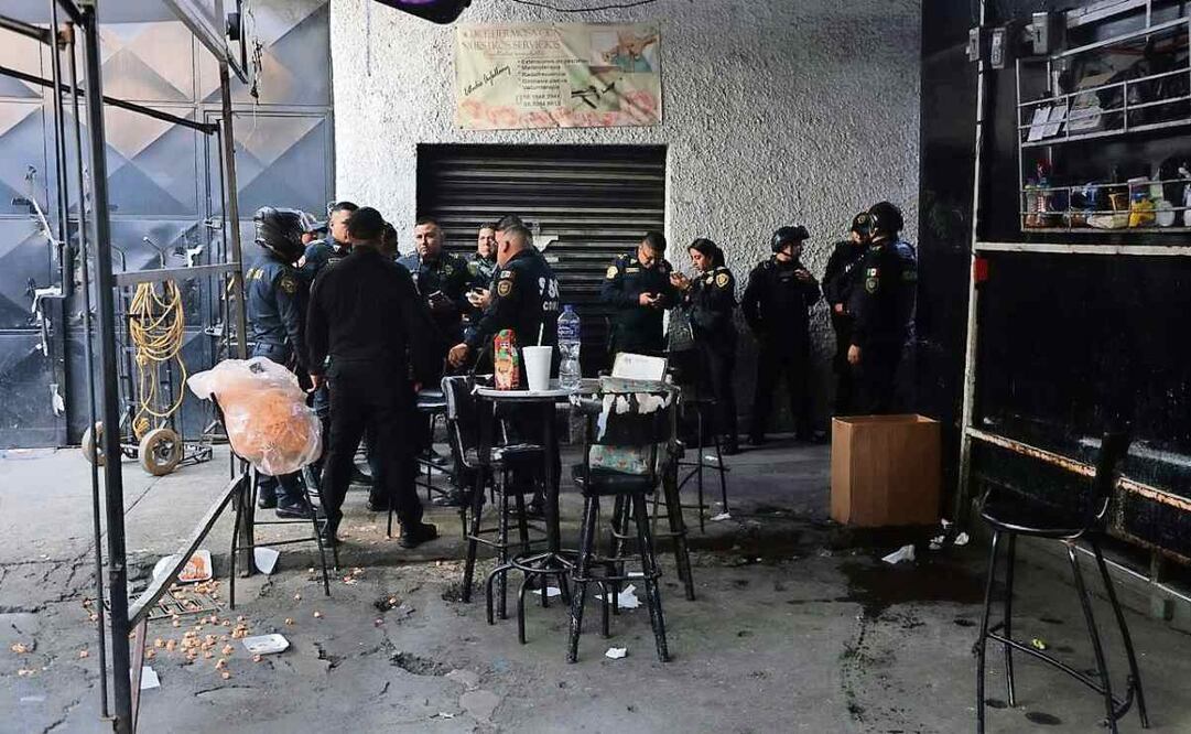 Un hombre con un arma de fuego se acercó a la entrada de una chelería, desde donde disparó a un joven de 22 años e hirió a dos personas. Foto: Valente Rosas / EL UNIVERSAL