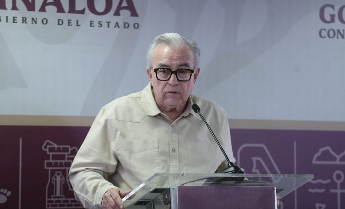Rubén Rocha Moya instó a la comunidad universitaria a participar en la consulta sobre la reingeniería financiera. Foto: Especial