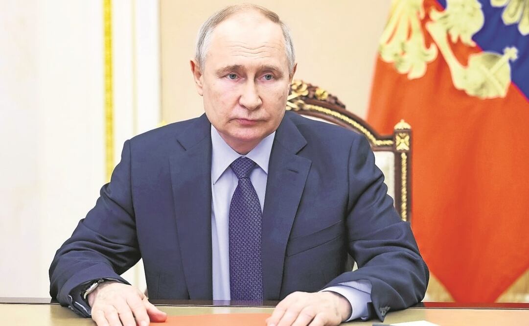 El presidente ruso, Vladimir Putin, ayer durante una reunión del Consejo de Seguridad a través de una videoconferencia en Moscú. Foto: AP