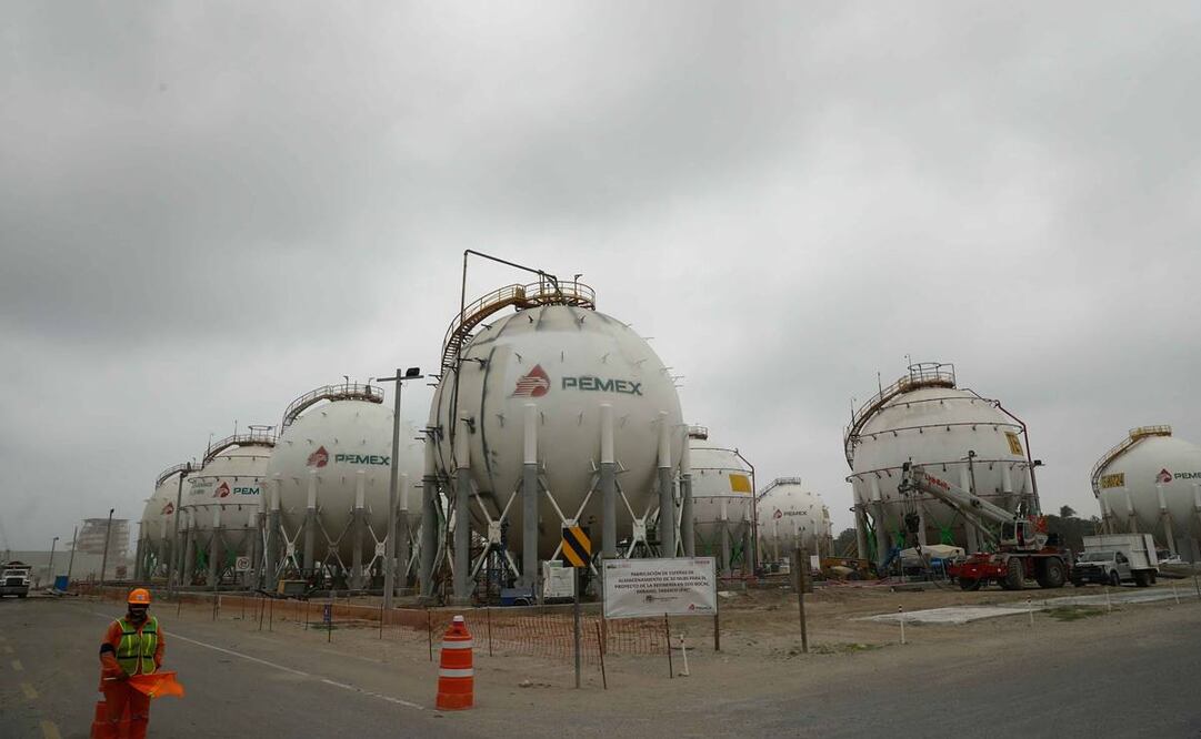 Además de la refinería Olmeca, ubicada en Tabasco, el sistema nacional de refinación cuenta con otras seis, así como la de Deer Park, en Texas. Foto: Diego Simón/ EL UNIVERSAL.