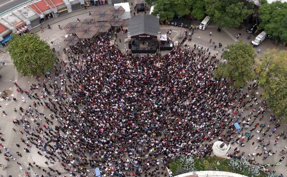 La invitación común en la Glorieta era “todos pueden sacar los prohibidos”, refiriéndose a bailar de forma libre. 05/09/2026. | Foto: Especial.