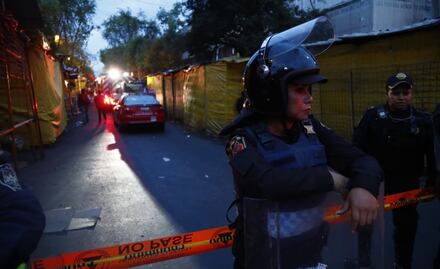 Mueren dos menores y su papá en incendio de la Merced