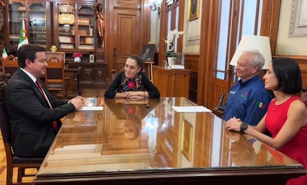 Sheinbaum anuncia que Víctor Rodríguez deja la dirección de Pemex; lo reemplaza Juan Carlos Carpio