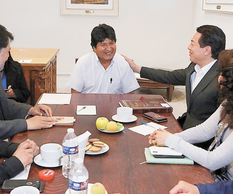 Legisladores de Morena y del Partido del Trabajo sostuvieron un diálogo con el expresidente de Bolivia Evo Morales. TOMADA DE TWITTER