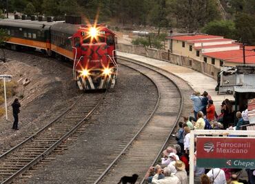 Roban cajero automático en estación del tren turístico "Chepe"