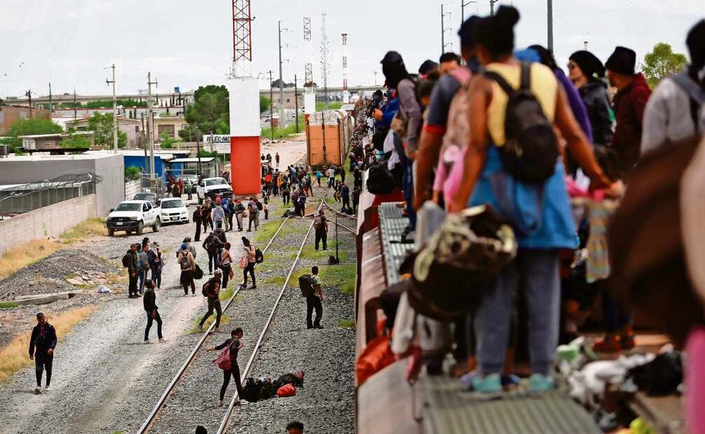 En abril de 2024, cientos de migrantes de diversas nacionalidades, en especial de Centro y Sudamérica, llegaron a Ciudad Juárez a bordo de vagones del tren. Foto: Archivo EL UNIVERSAL