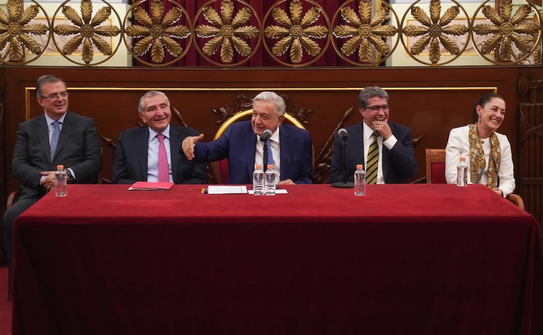 Marcelo Ebrard, Adán Augusto López, Andrés Manuel López Obrador, Ricardo Monreal y Claudia Sheinbaum, en una imagen publicada por el expresidente el 28 de abril de 2023. Foto: Especial