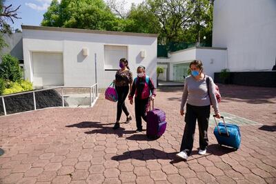 Inician médicos y enfermeras su hospedaje en Los Pinos