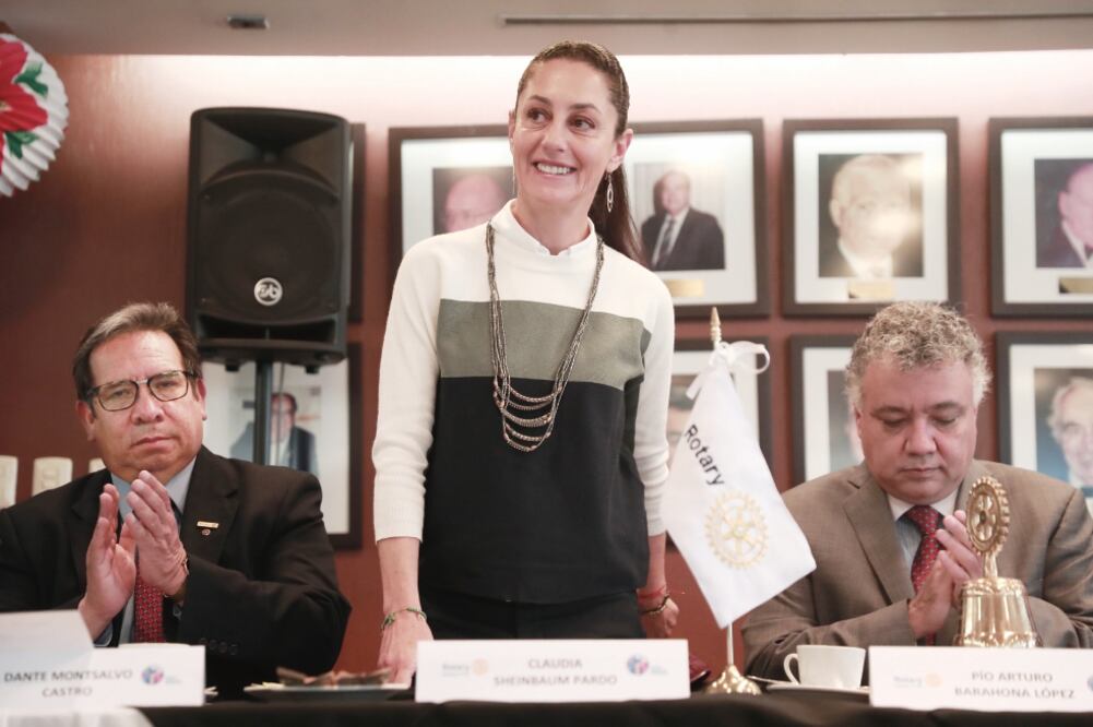 La ex delegada en Tlalpan se reunió en el Club de Rotarios a quienes prometió mejorar las condiciones en la Ciudad para las empresas (ALEJANDRA LEYVA. EL UNIVERSAL)