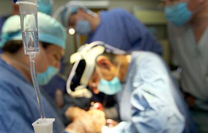 Realizan trasplante de riñón a paciente con VIH en Yucatán