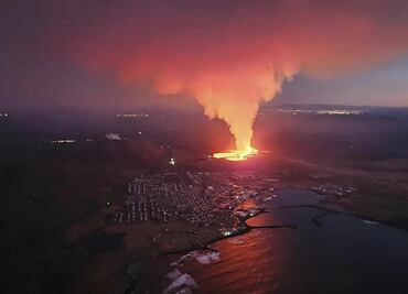 Presidente de Islandia advierte de desafíos después de que la lava destruya casas en Grindavík